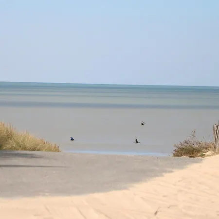 Дом отдыха Maison Spacieuse Pres De La Pour 12 Pers A - Fr-1-823-94 *