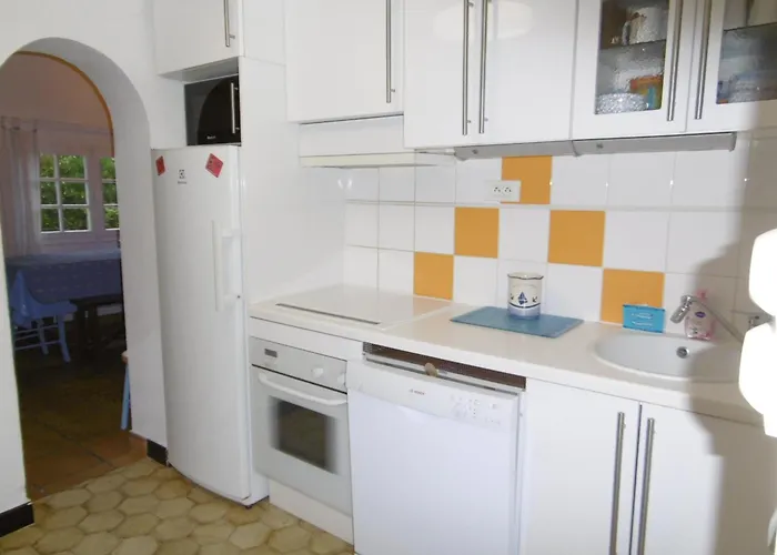 Maison Spacieuse Pres De La Pour 12 Pers A - Fr-1-823-94 Дом отдыха *