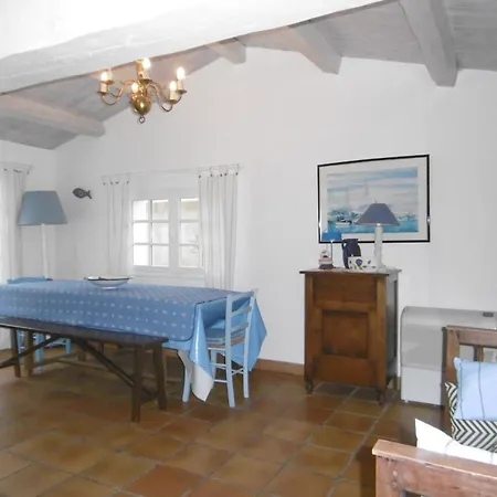 Maison Spacieuse Pres De La Pour 12 Pers A - Fr-1-823-94 * Barbatre