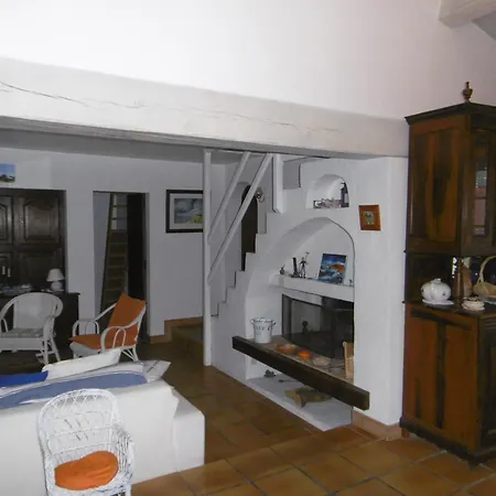 Maison Spacieuse Près De La Pour 12 Pers à - Fr-1-823-94 Barbâtre