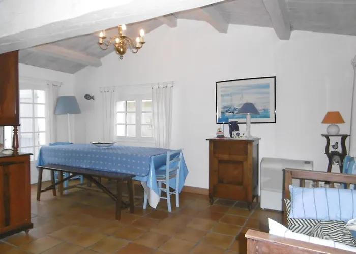 Maison Spacieuse Près De La Pour 12 Pers à - Fr-1-823-94 * Barbâtre