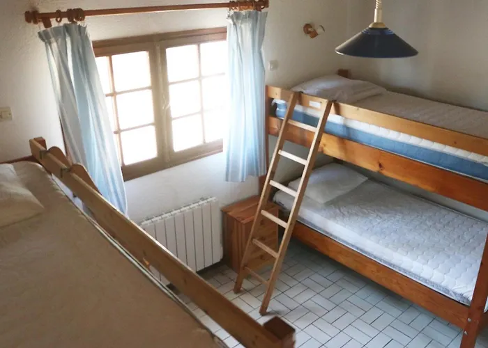 Maison Spacieuse Près De La Pour 12 Pers à - Fr-1-823-94 * Barbâtre